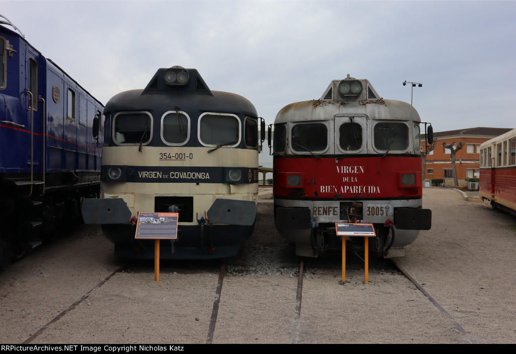 RENFE 354-001 & RENFE 3005T